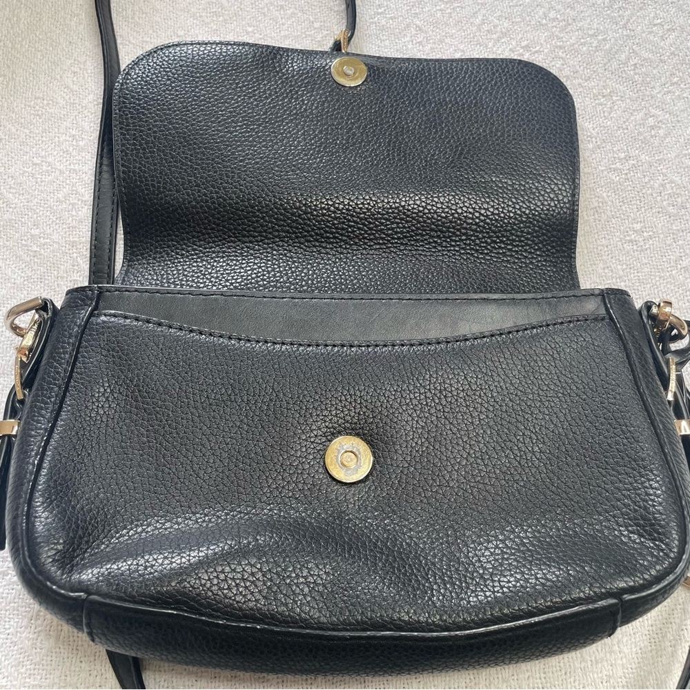 Michael Kors Black Leather‎ Crossbody with Gold MK Charm~ Classic Must Have - Picture 7 of 15